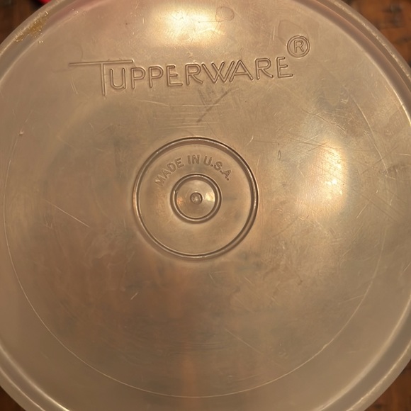 Vintage Tupperware containers with red lids - Picture 6 of 7